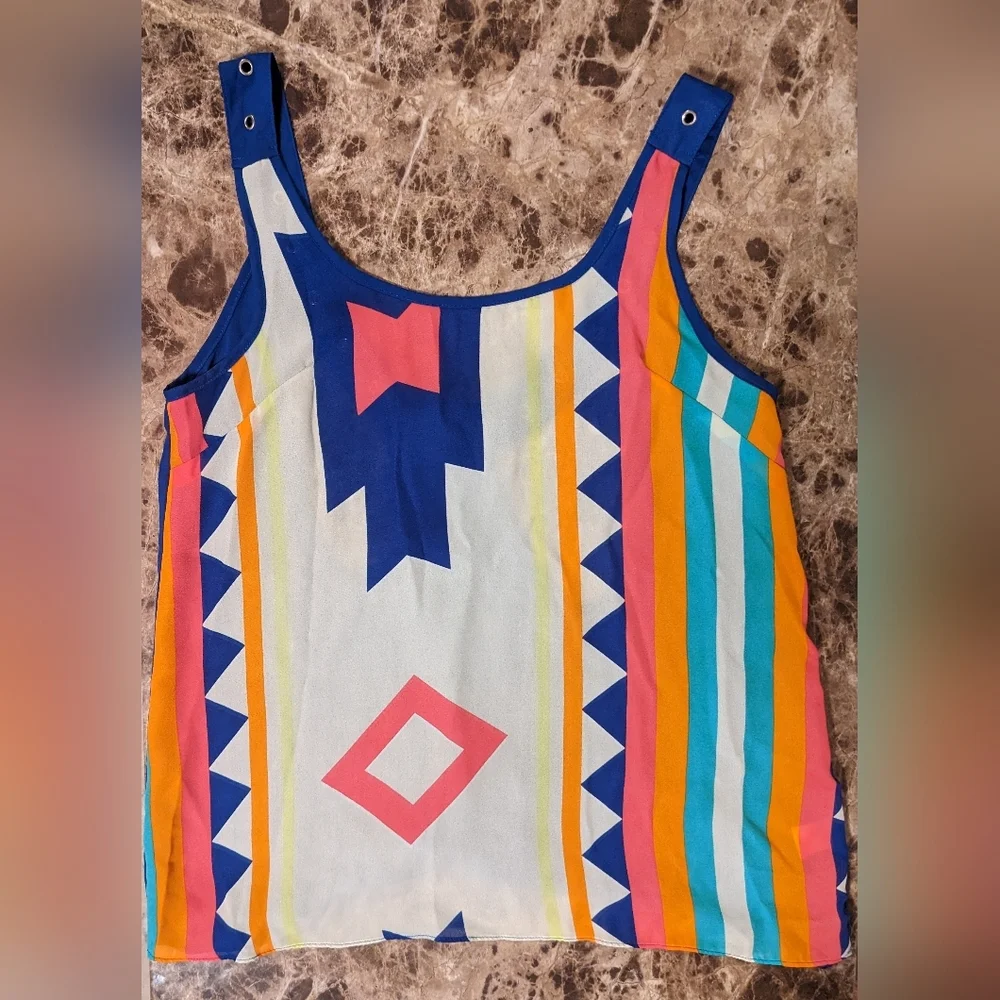 5/$25 Lulumari Sleeveless Top - Picture 3 of 6
